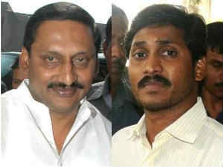  బైపోల్స్: జగన్‌ ఉత్సాహంపై నీళ్లు, కిరణ్‌కు ఊరట