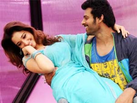 రెబల్ సినిమా ఎఫెక్ట్: డ్రైవర్ గొంతు కోసిన బాలుడు