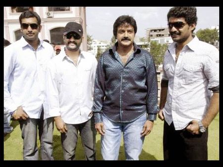 ఫొటోలు: జూనియర్ ఎన్టీఆర్‌కు నందమూరి బ్రదర్స్ సెగ