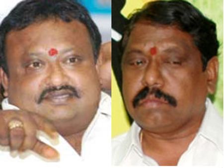 తెరాసలోకి టిడిపి ఎమ్మెల్యేలు?: నారదాసు ఆందోళన