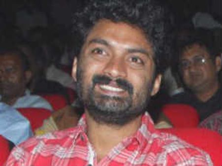 జూ ఎన్టీఆర్ అసంతృప్తి!: బాబును కల్సిన కళ్యాణ్‌ రామ్