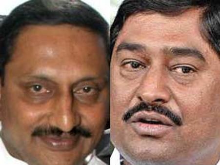 సిఎం సభకెళ్లొస్తూ 5గురు మృతి: కాన్వాయ్‌లో కార్లు ఢీ