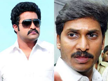 జూ ఎన్టీఆర్ ఛీ అన్నా!: ఫ్లెక్సీలపై తీరుమారని జగన్ పార్టీ