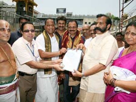 శ్రీవారికి ఎన్నారై రామలింగ రాజు రూ.16 కోట్ల విరాళం