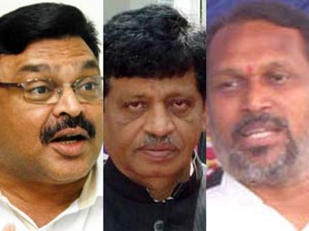 బూటకం: టైమ్స్ నౌ సర్వేపై జగన్ పార్టీ నేతలు ఫైర్