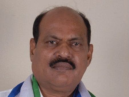 వైయస్ ఫ్యామిలీపై విమర్శలా: అనంపై బాజిరెడ్డి