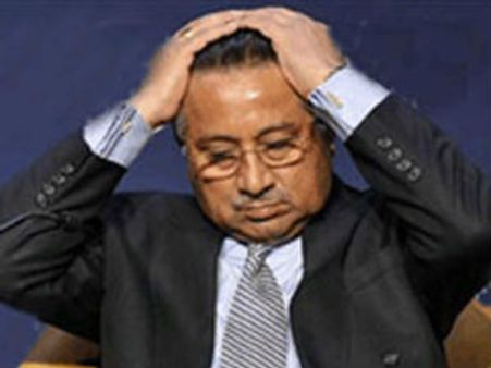 పారిపోయిన పర్వేజ్ ముషారఫ్ ఫాంహౌస్‌లో అరెస్ట్