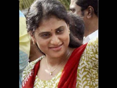 నిరూపిస్తే యాత్ర ఆపేస్తా: బాబుకు షర్మిల సవాల్