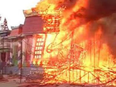 రాజధానిలో అగ్నిప్రమాదం: సీటుకోసం గన్‌తో కాల్చాడు