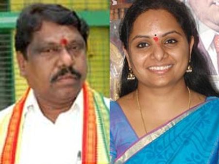 బాబుకు చేయి, తెరాసలోకి దేవయ్య: కవిత కూడా