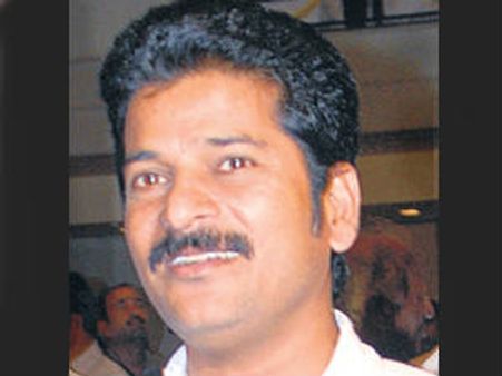 విస్కీ సీసా కాదు: కెసిఆర్, జగన్‌కు రేవంత్ చురకలు