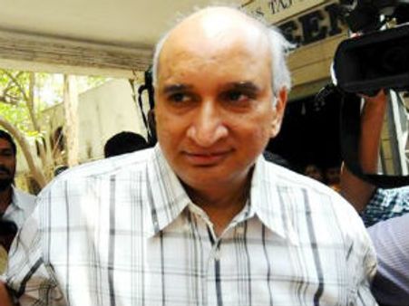 జగన్ కేసు: లాయర్‌పై నిమ్మగడ్డ ప్రసాద్ భార్య ఆగ్రహం