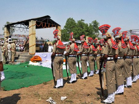 సరబ్ మృతి: పోస్టుమార్టం నివేదికలో నమ్మలేని నిజాలు