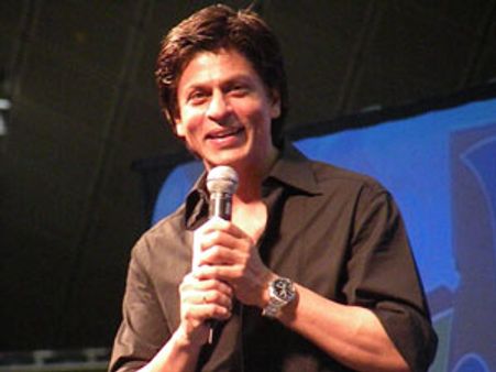 వాంఖడేలోకి వెళ్తే షూట్ చేస్తారా: షారూఖ్ ఖాన్