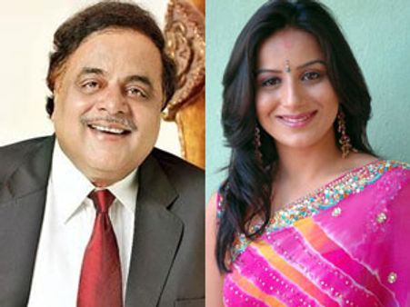 కర్నాటక: పూజాగాంధీ వెనుకంజ, ఒకేఒక్కడు అంబరీష్