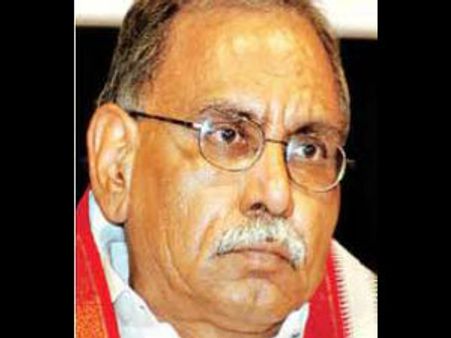 జగన్ క్యాంప్‌పై రాహుల్‌గాంధీకి ఫిర్యాదు: కెవిపి పైనేనా?