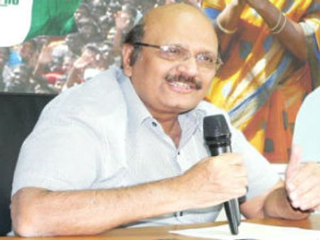 బాబుకు భయపడి మాట్లాడారు: కన్నాపై సోమయాజులు