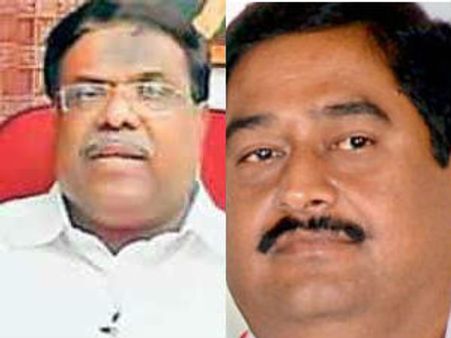 మీ ఇష్టం: రాజీనామాపై ధర్మాన, తెరాసలోకి టి ఎంపీలు!