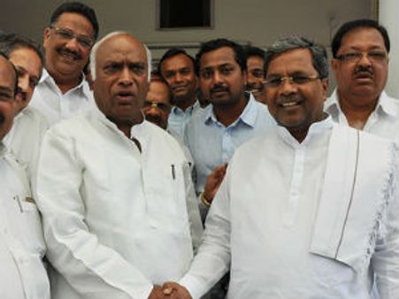 కళంకితులకు చోటివ్వని సిఎం సిద్ధ: నిరసన జ్వాలలు