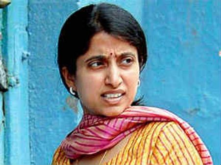 జగన్ నిర్ణయం: యుపిఎను కాదనని వైయస్ భారతి