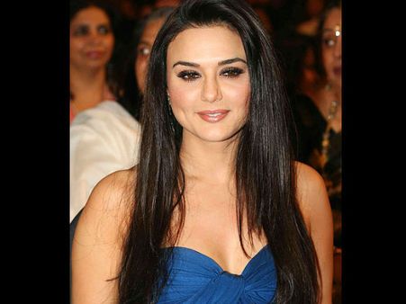 ఆషామాషీగా కాదు: ప్రీతిజింటా సీరియస్‌గానే!(పిక్చర్స్)