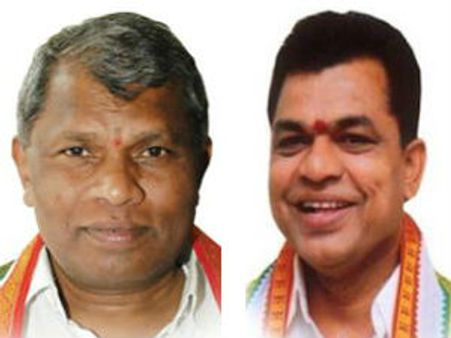 కేంద్రమంత్రి, ఎంపి రాజయ్యకు నాన్‌బెయిలబుల్ వారెంట్