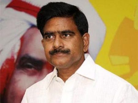 టిడిపి ఆఫీసుకు దేవినేని ఉమ తమ్ముడి తాళం