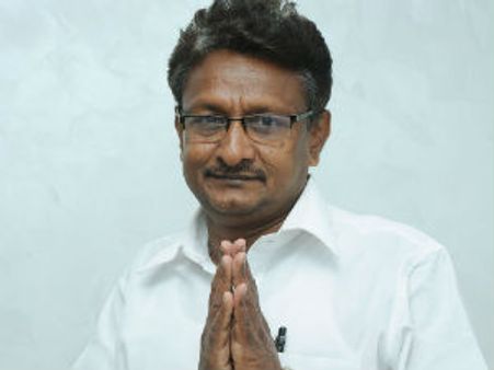 రామోజీ రావు స్క్రిప్ట్, సాక్షి తప్పేంటి?: కిరణ్‌కు గట్టు