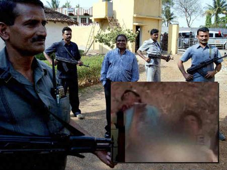 మావోల దాడి: సల్వాజుడుం మహేంద్ర కర్మ కాల్చివేత