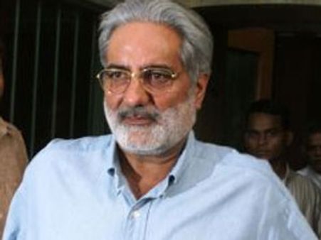 చెన్నై ప్లేయర్‌తో హోటల్లో యువతి: బాంబుపేల్చిన బింద్రా