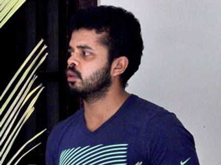 బిసిసిఐ సమావేశంపై ఆసక్తి: టీవీలో చూసిన శ్రీశాంత్