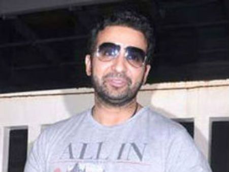 ఫిక్సింగ్: శిల్పా భర్త కుంద్రాను ప్రశ్నిస్తున్న పోలీసులు