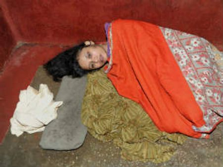 గృహ నిర్బంధం: కోలుకుంటున్న హేమవతి, తండ్రి సైకో