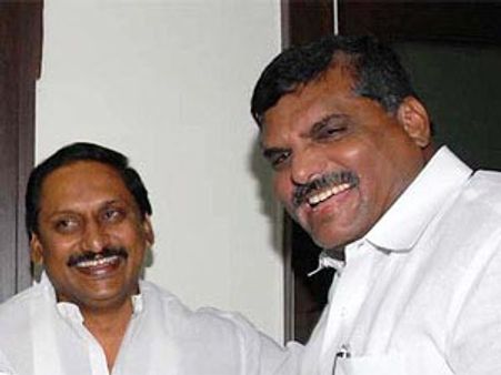 బంగారుతల్లిపై వాదన: చర్చకు రాని డిఎల్ ఉద్వాసన