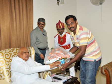 రోశయ్యతో ఎన్నారై భేటీ