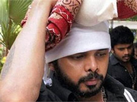 స్వామీ యే శరణం అయ్యప్పా: శబరిమలలో శ్రీశాంత్