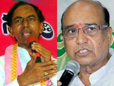 కోడలి కేసులో శంకరన్న సరెండర్, కెసిఆర్‌పై కేసు వెనక్కి