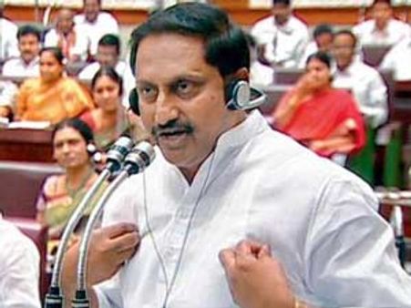 జగన్‌తో లింక్ లేదు: సాక్షి డైలీపై కిరణ్ మండిపాటు