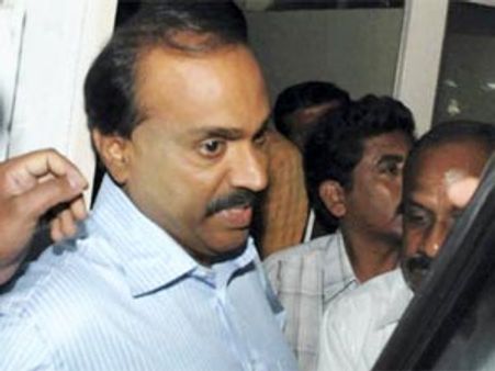 గాలికి నో బెయిల్: ఐఎంజిపై జగన్ పార్టీకి టిడిపి కౌంటర్