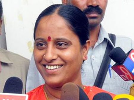 జగన్ పార్టీని వీడేది లేదు: కొండా సురేఖ స్పష్టీకరణ