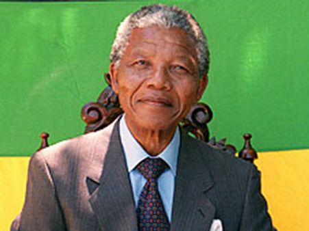 ఆందోళకరం: కృత్రిమ శ్వాసపై నెల్సన్ మండేలా