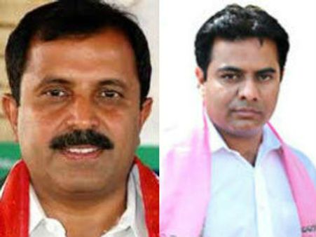 పెసరట్లు తిన్లేదు: కెటిఆర్‌కు యాష్కీ, చెప్పులతో నిరసన