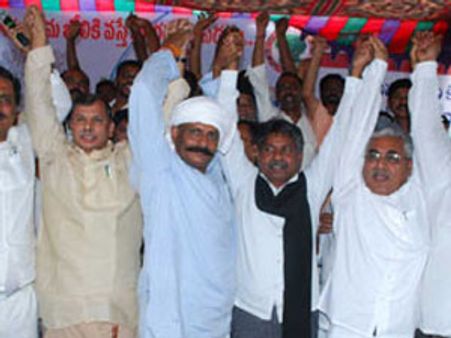 బతికి ఉండటం దండగ: తులసిరెడ్డి, బైరెడ్డి దీక్షకి మద్దతు