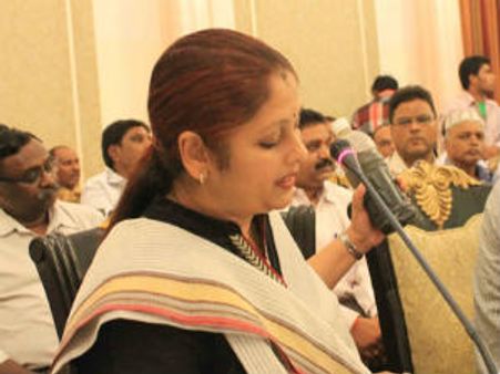 నా నియోజకవర్గమేనా: జయసుధ, చిరు వినతి