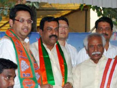 గుట్టు విప్పు: చిరంజీవి అల్లుడు శిరీష్‌పై బిజెపి ఒత్తిడి