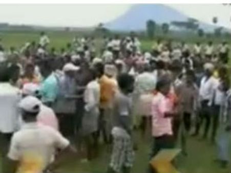 సర్పంచ్ ఎన్నికల నామినేషన్లు: ఘర్షణలు, కుమ్మక్కులు