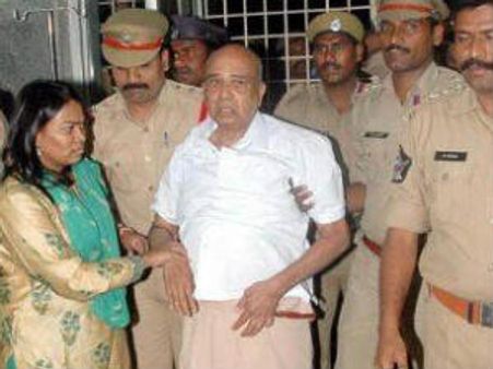 శంకర్రావుపై పోలీసుల హత్యాయత్నం: సుస్మిత ఆరోపణ