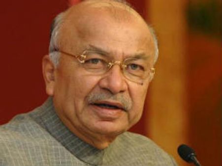 సోనియా చెప్పడమే తరువాయి: తెలంగాణపై షిండే