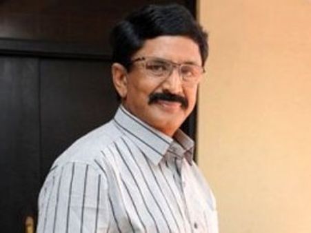 పిఆర్పీ గతే జగన్‌కు, వైఎస్ బతికుంటే: మురళీ మోహన్