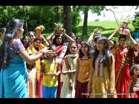 బోనమెత్తిన ఎన్నారైలు (ఫొటోలు)